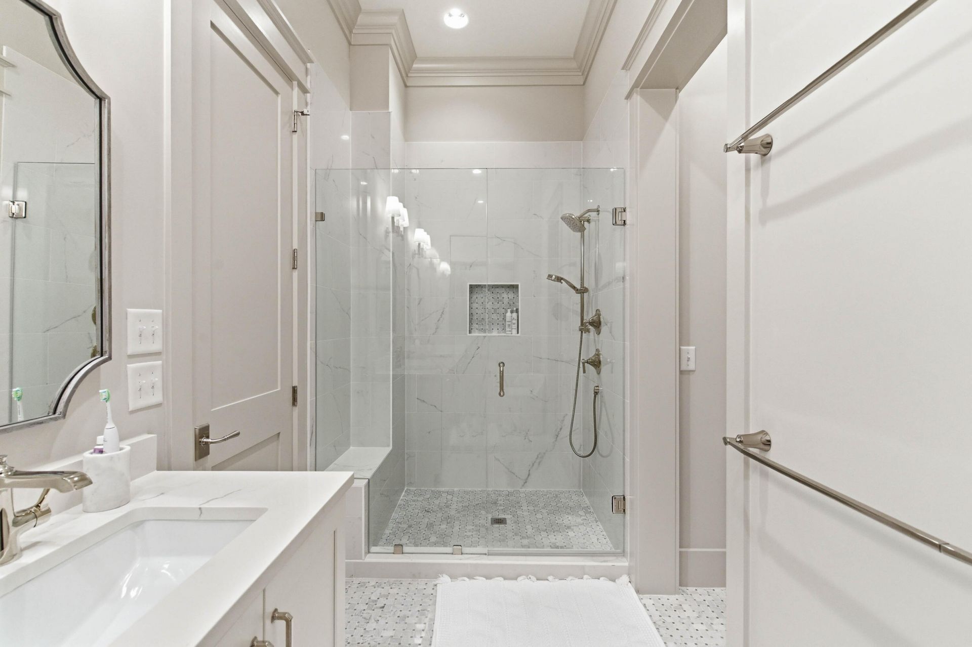 1109 Bay Street Photo 14
