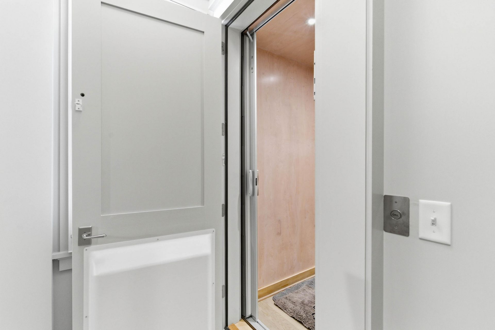 1109 Bay Street Photo 44