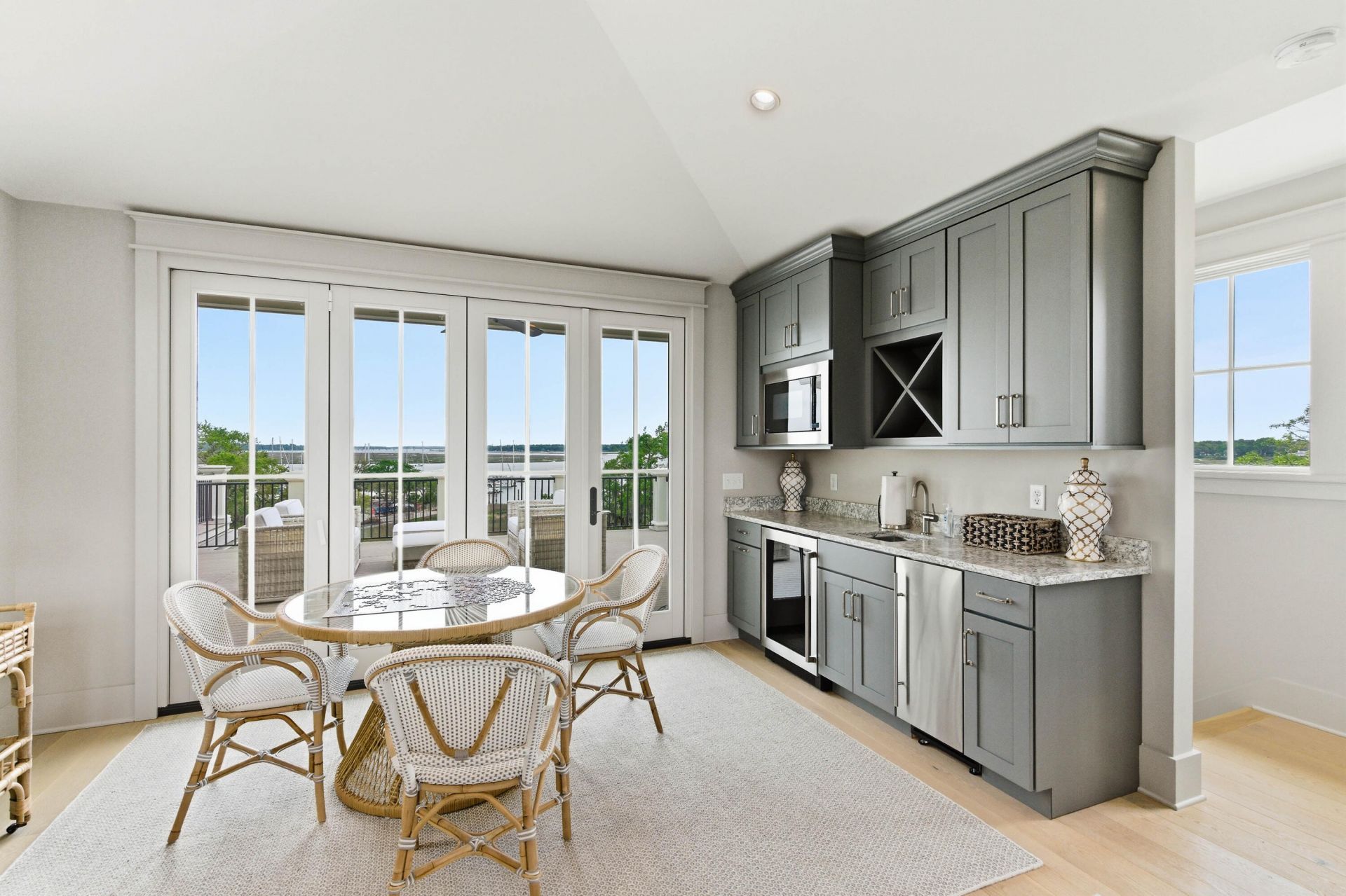 1109 Bay Street Photo 50