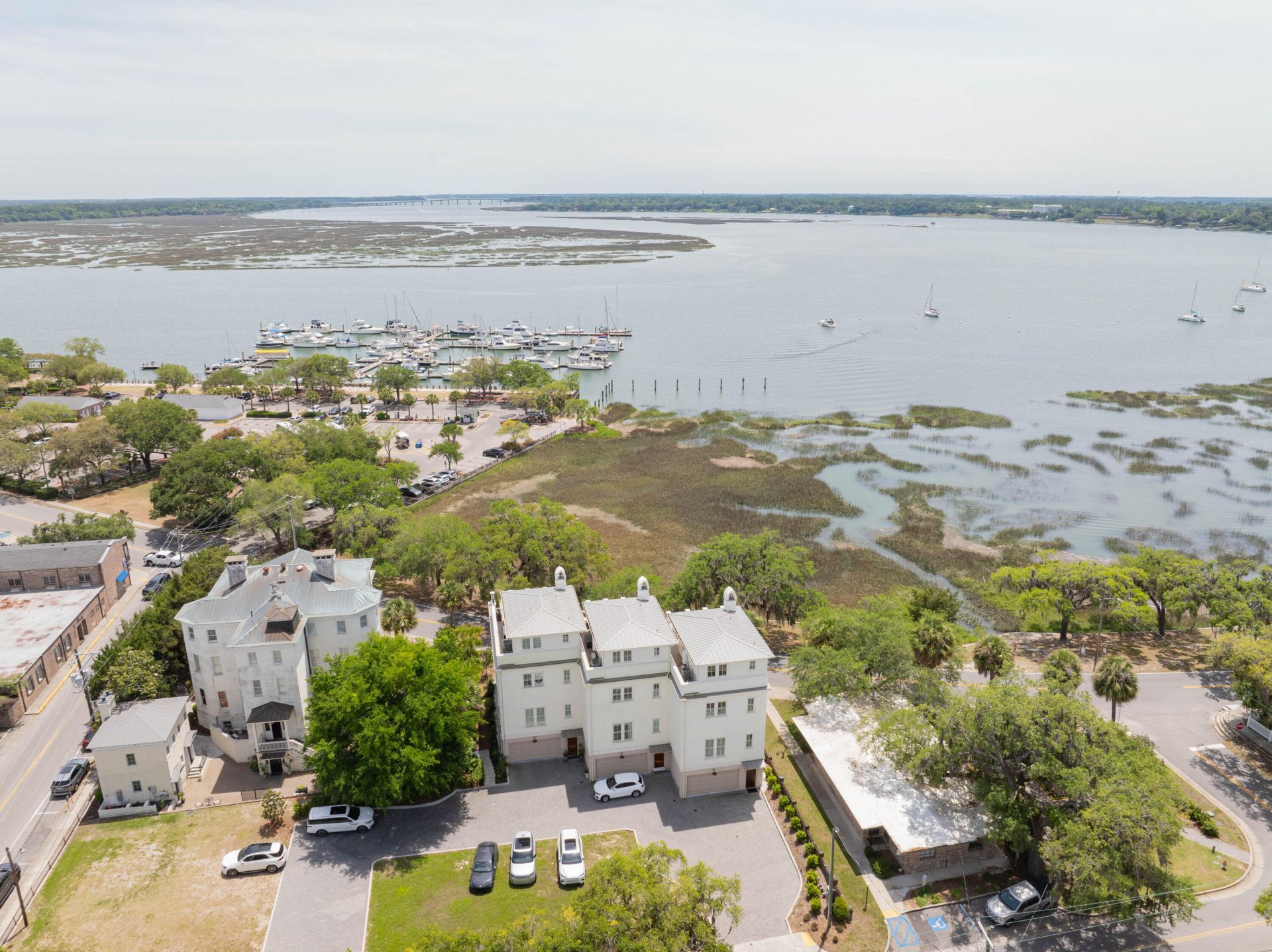 1109 Bay Street Photo 6