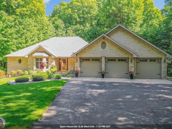 4146 DON CIRCLE, New Franken, WI 54229