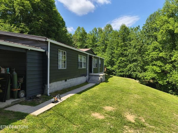 3552 Straight Fork Rd, Pioneer, TN 37847