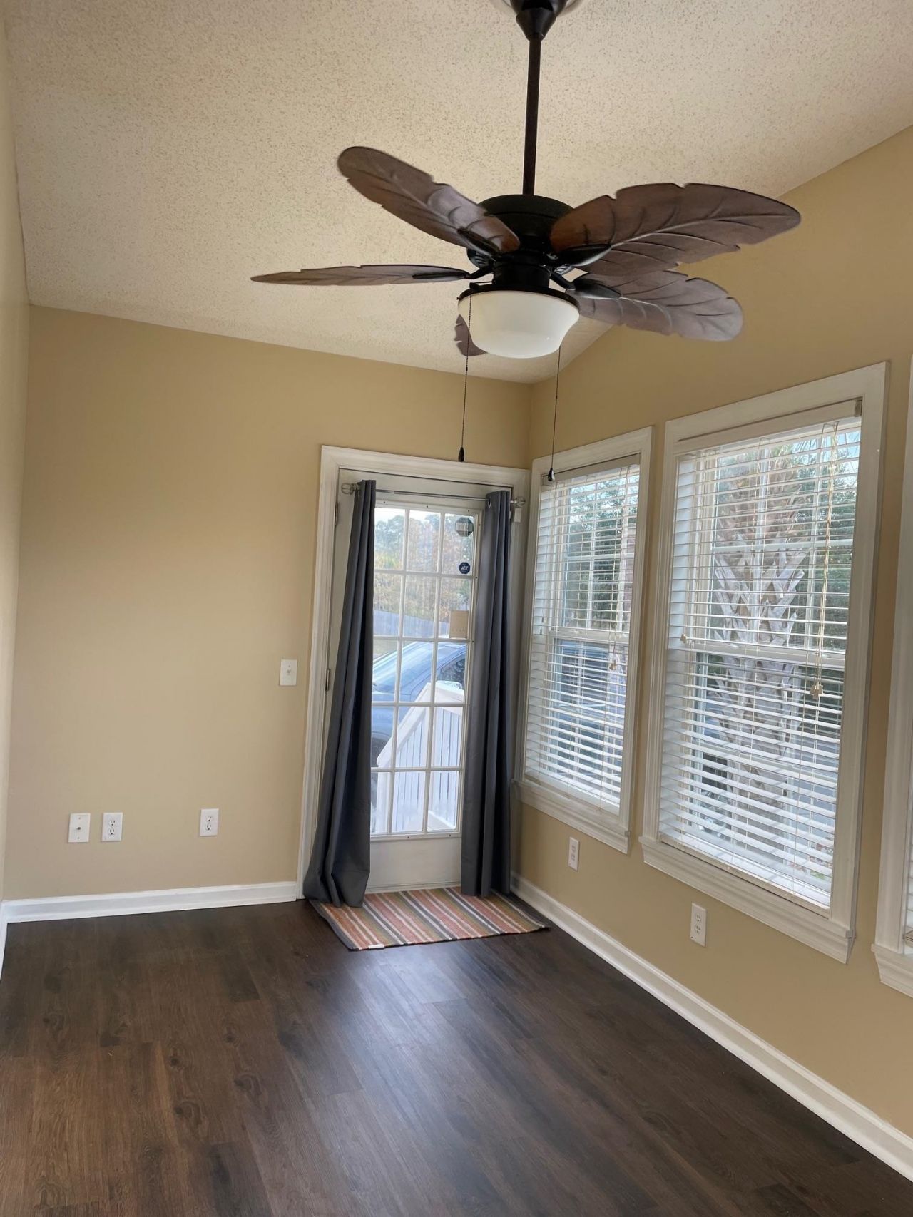 709 Parkway Dr. Photo 5