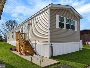 39 CHESAPEAKE ESTATE, THOMASVILLE, PA 17364