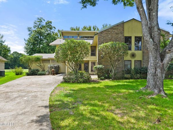 687 Oahu Street, Diamondhead, MS 39525