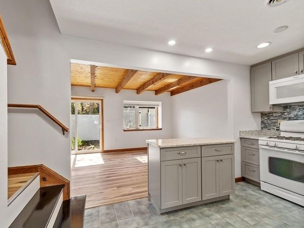 78 Meadow Pond Dr, Unit P, Leominster, MA 01453