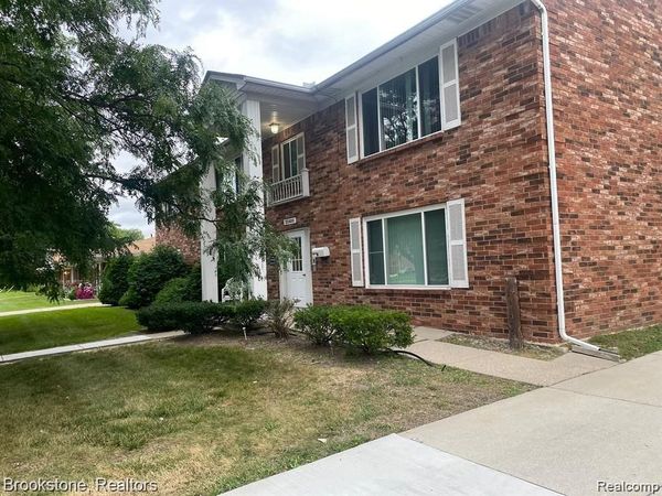 23600 KELLY Road, Eastpointe, MI 48021