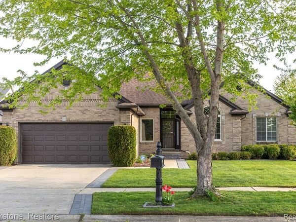 21340 BUNKER Drive, Macomb Twp, MI 48042