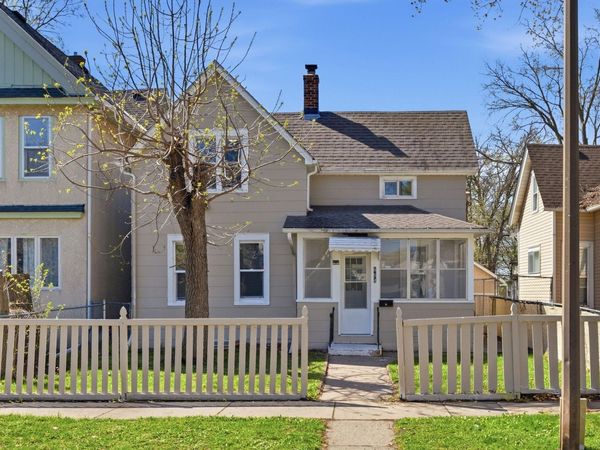 864 Sims Avenue , Saint Paul, MN 55106