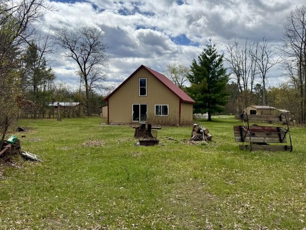 1496 17 Mile Road, Marion, MI 49665