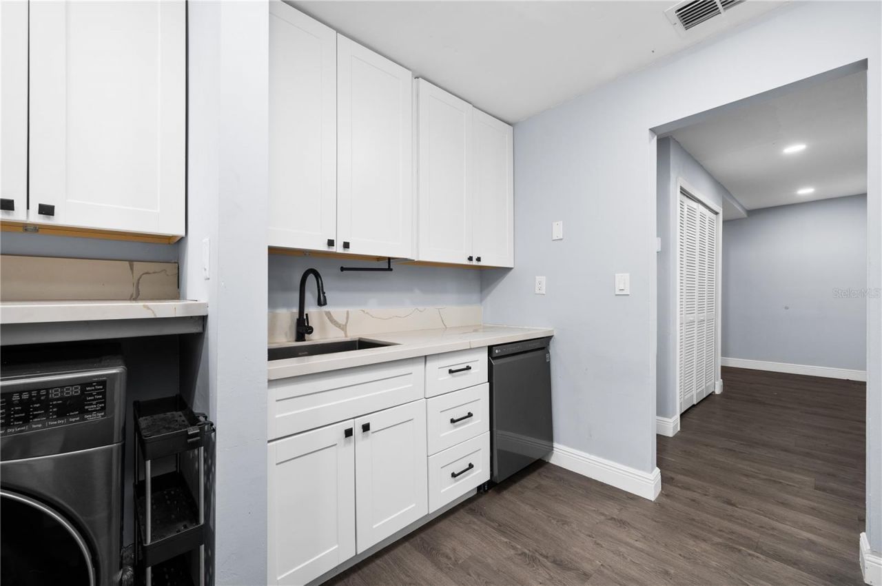 2818 SW 14th Drive, Unit 107, Gainesville, FL 32608 Photo