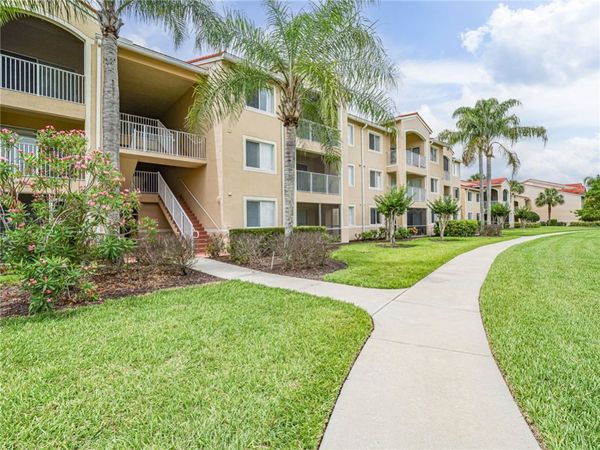 1550 S 42nd Circle, Unit 107, Vero Beach, FL 32967