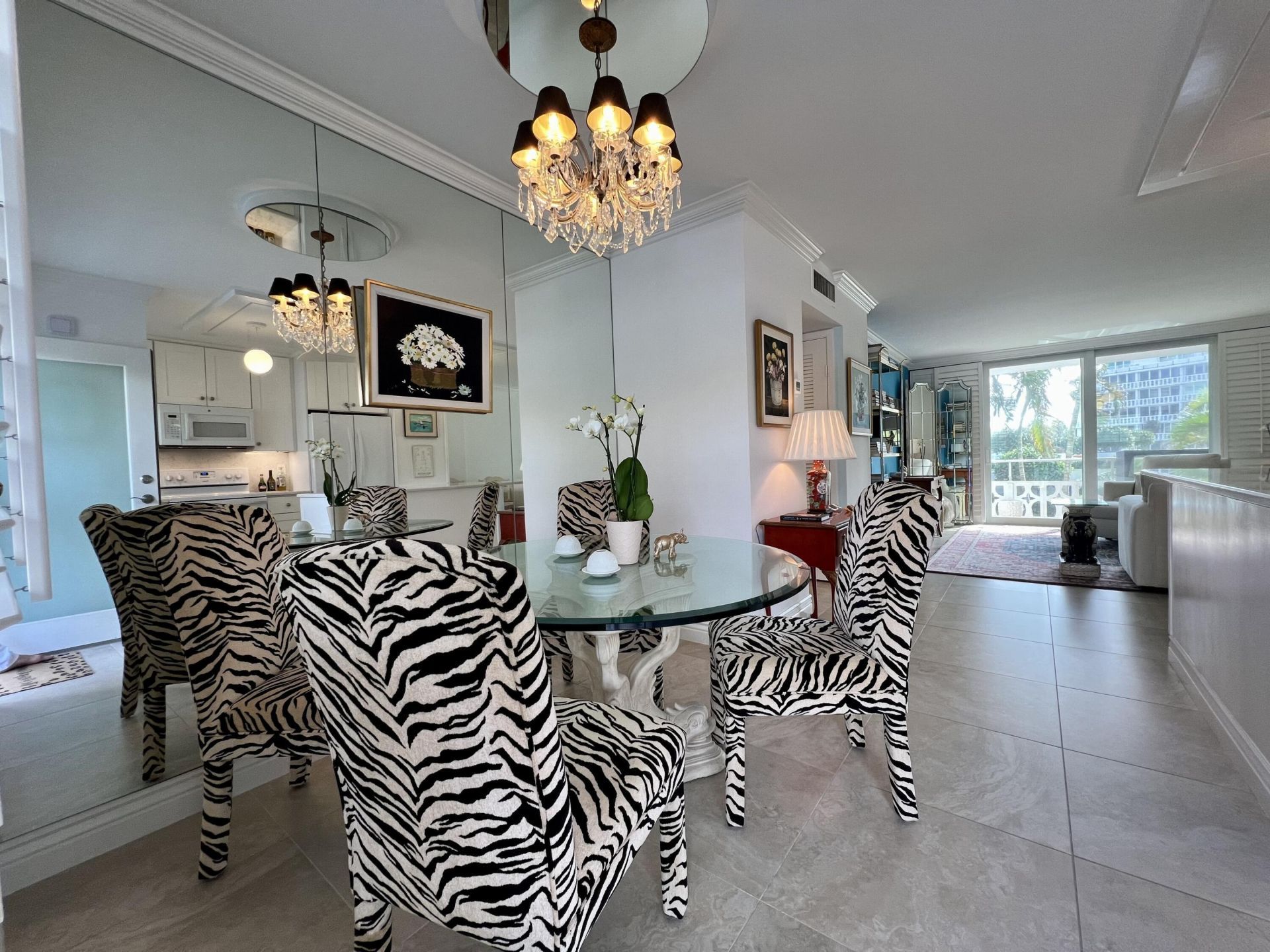 139 Sunrise Avenue, Unit 204, Palm Beach, FL 33480 Photo