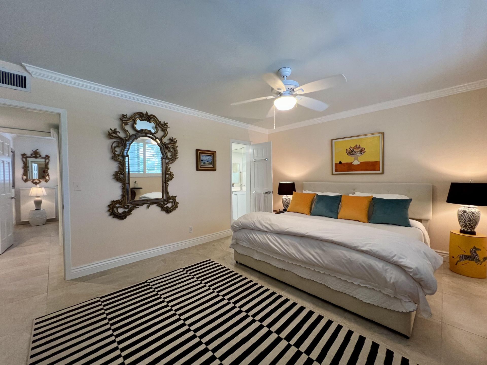 139 Sunrise Avenue, Unit 204, Palm Beach, FL 33480 Photo