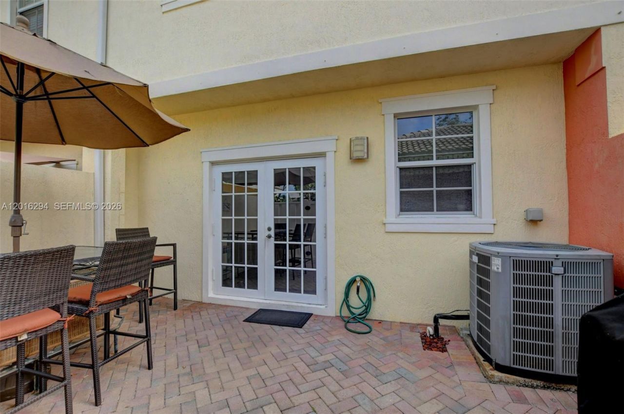 933 NW 18th Ave , Boca Raton, FL 33486 Photo