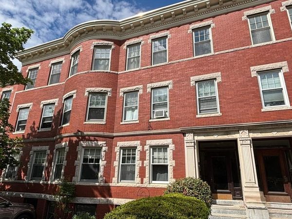 12 Colbourne Cres, Unit 2, Brookline, MA 02445