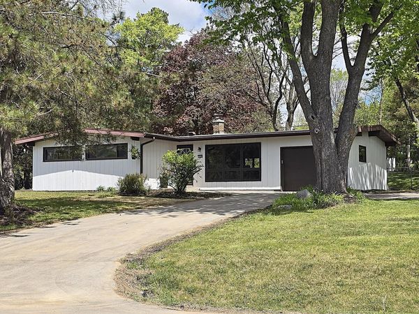 18400 Beverly Hills DRIVE, Brookfield, WI 53045