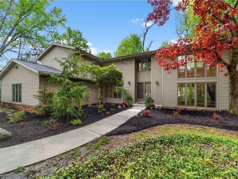 29526 Bryce Road, Cleveland, OH 44124 Photo 2
