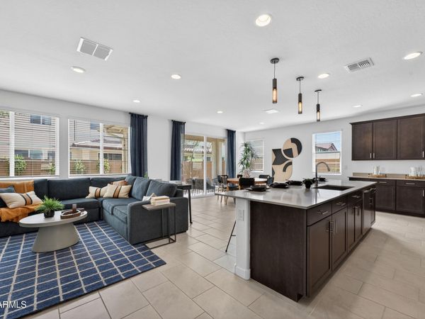 10203 E ULYSSES Avenue, Mesa, AZ 85212