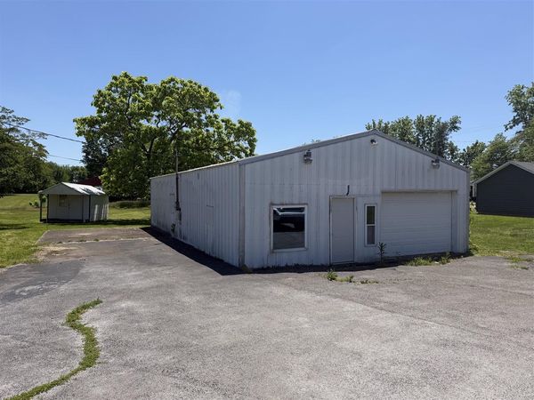 304 North Dixie Hwy , Cave City, KY 42127