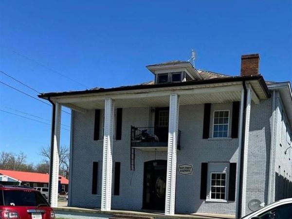 102 E Second Street , Russellville, KY 42276