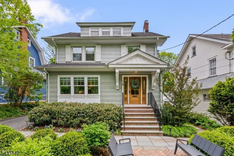 16 Oakview Ave, Maplewood, NJ 07040 Main Photo
