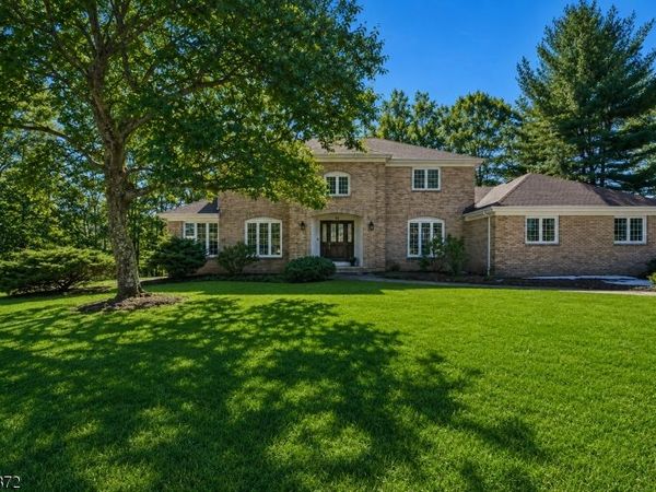 50 Pinewood Cres, Berkeley Heights, NJ 07922