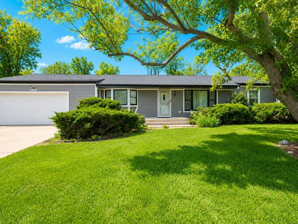 1635 Dun Lo Drive , Arlington Heights, IL 60004