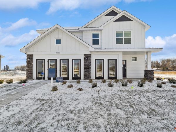 2606 Green Ash Avenue , Shakopee, MN 55379