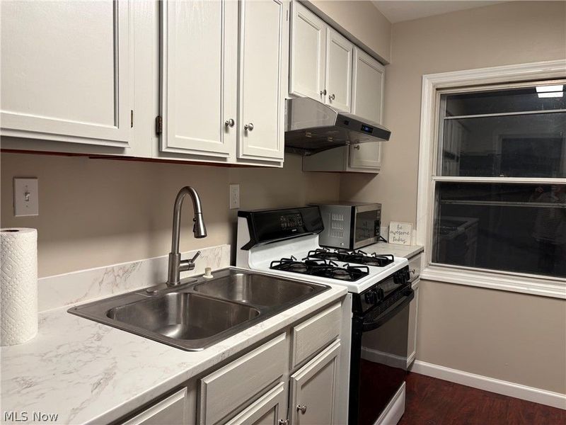 363 E Park Avenue, Barberton, OH 44203 Photo 8