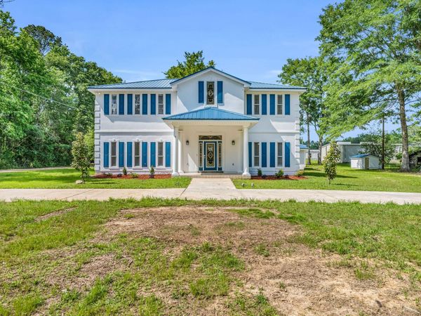 953 Richardson, Columbus, MS 39702