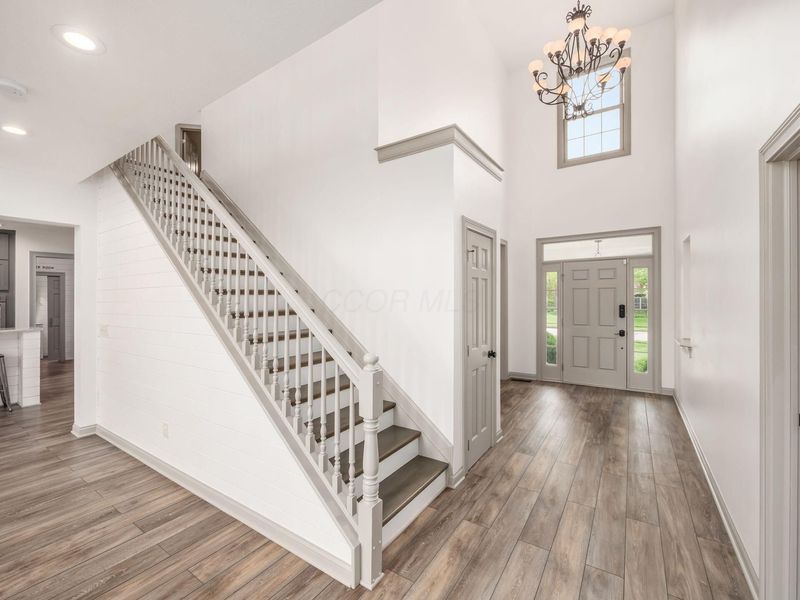6947 Jennifer Ann Drive , Lewis Center, OH 43035 Photo 8