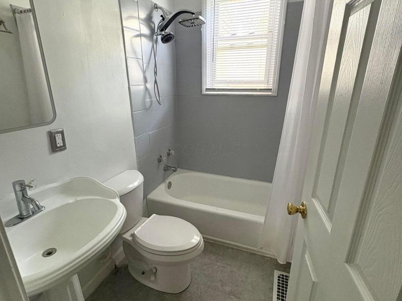 1341 E 15th Avenue , Columbus, OH 43211 Photo 5