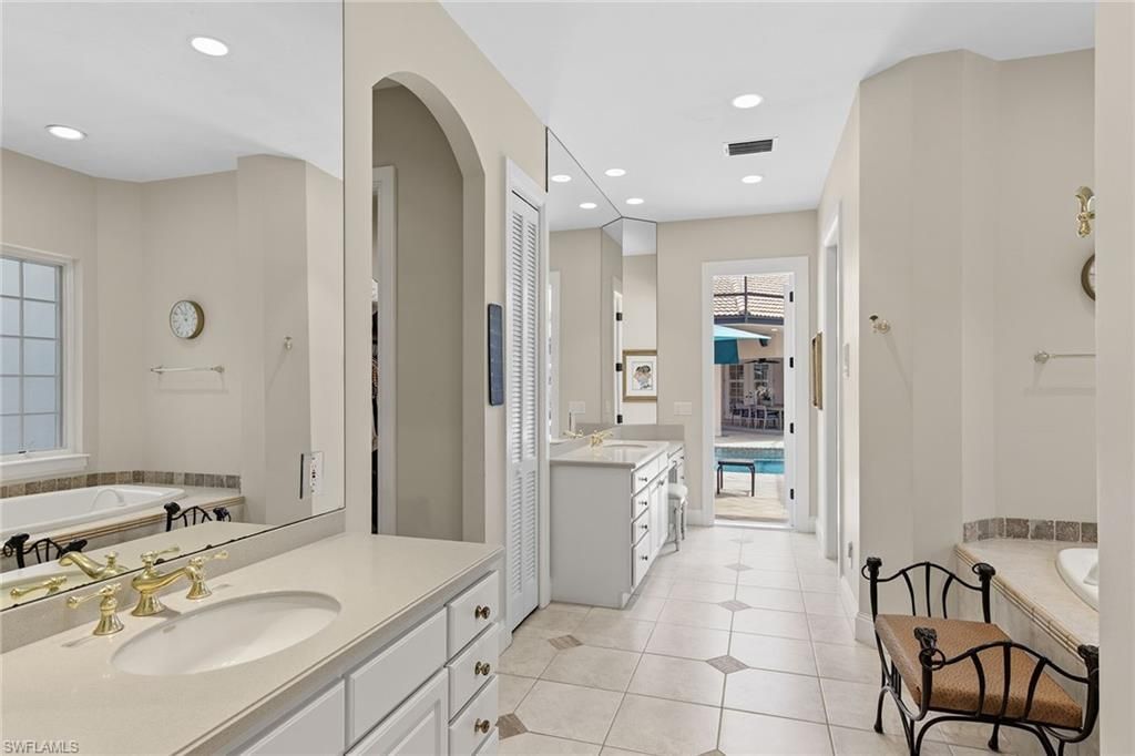 4661 Idylwood Ln, Naples, FL 34119 Photo