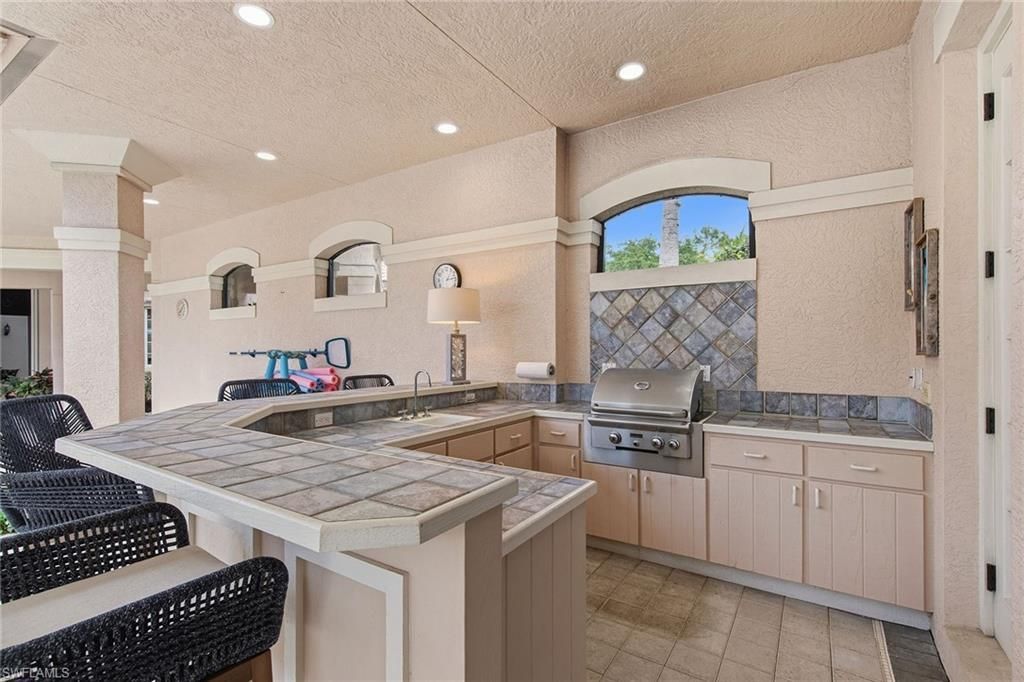 4661 Idylwood Ln, Naples, FL 34119 Photo