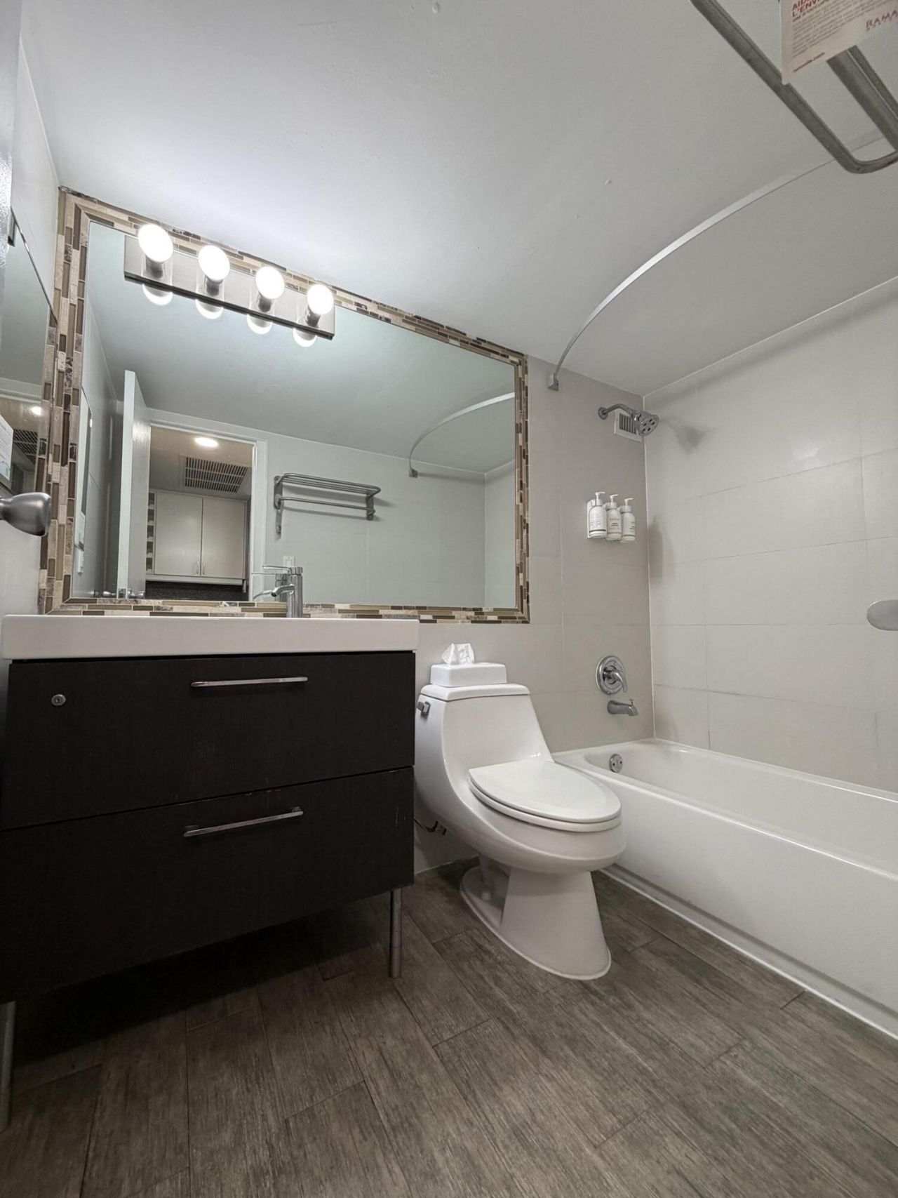 19201 Collins Avenue, Unit 1122, Sunny Isles Beach, FL 33160 Photo