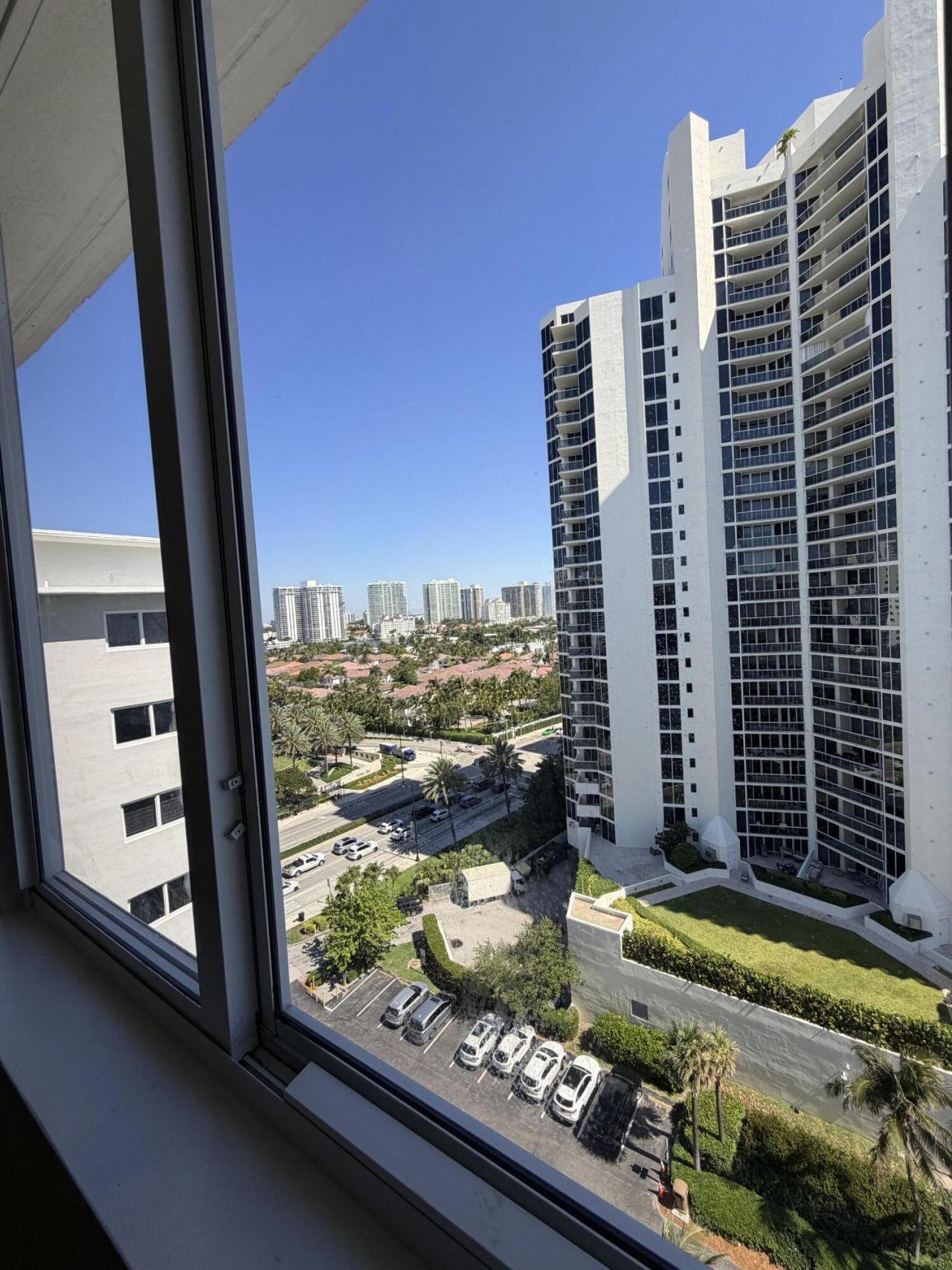 19201 Collins Avenue, Unit 1122, Sunny Isles Beach, FL 33160 Photo
