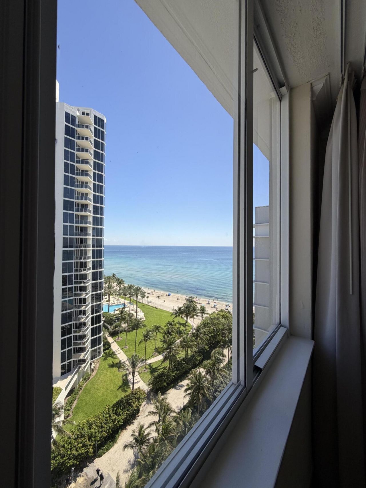 19201 Collins Avenue, Unit 1122, Sunny Isles Beach, FL 33160 Photo