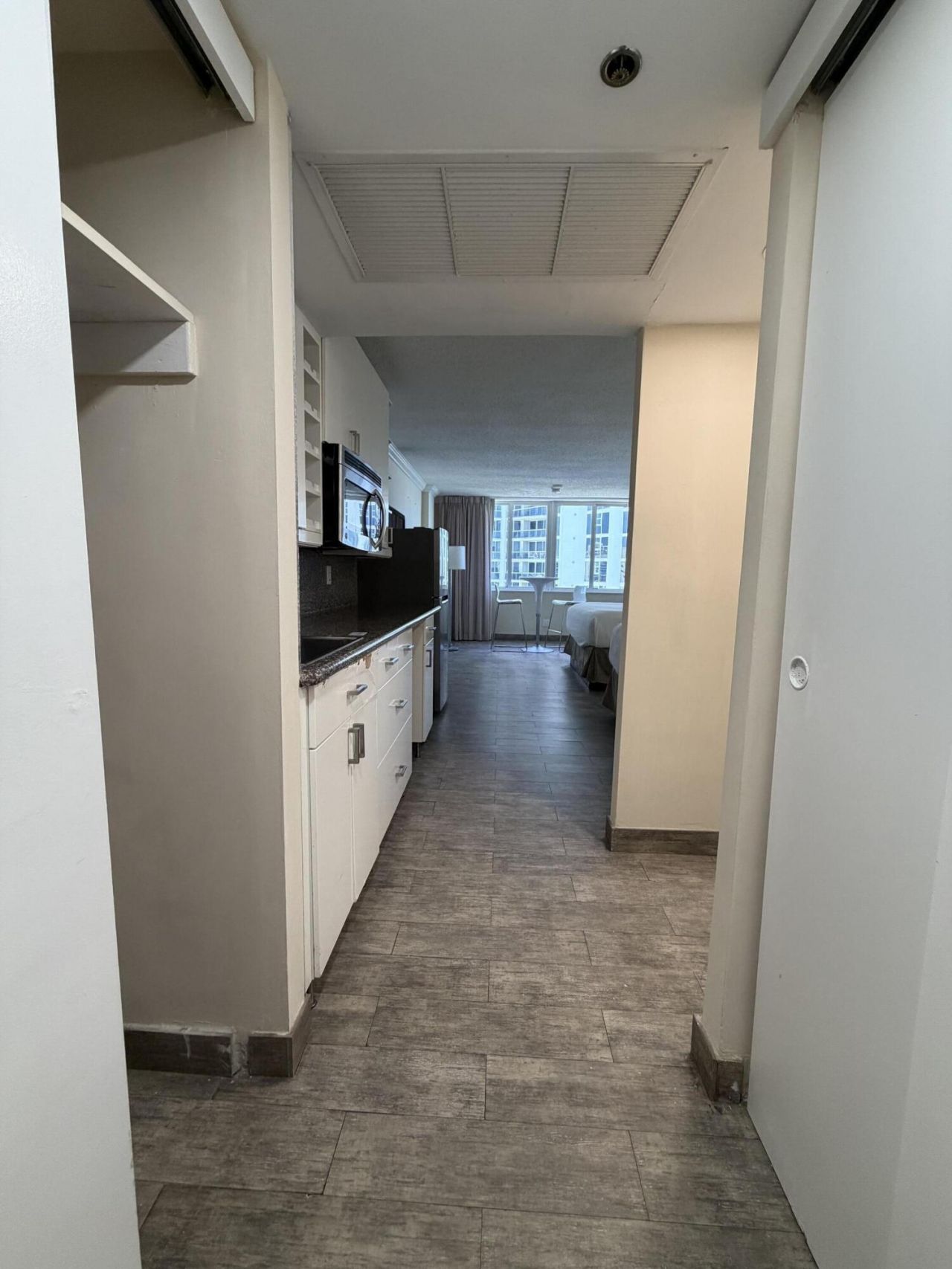 19201 Collins Avenue, Unit 1122, Sunny Isles Beach, FL 33160 Photo