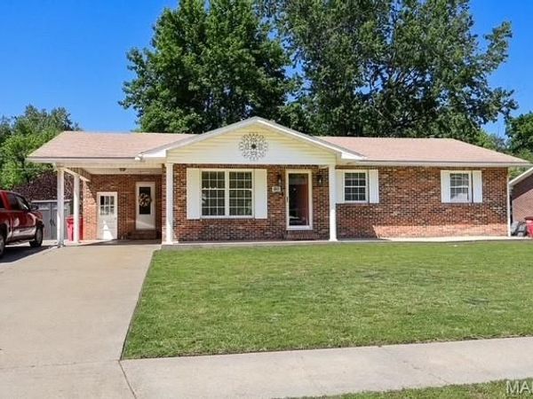 120 Terrace Drive , Sikeston, MO 63801