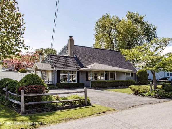 25 Meadowbrook Drive, Kingston, NY 12401
