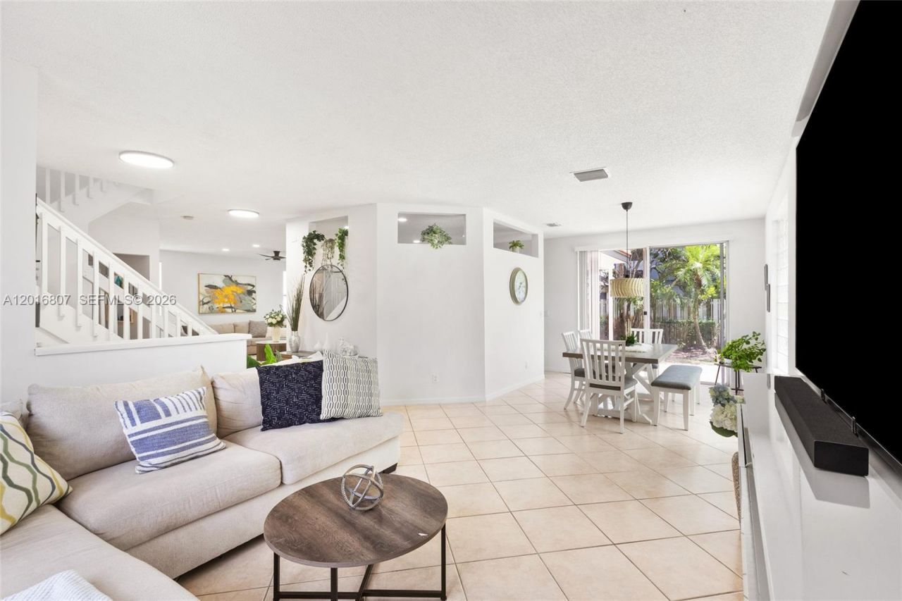 18222 SW 27th St, Miramar, FL 33029 Photo