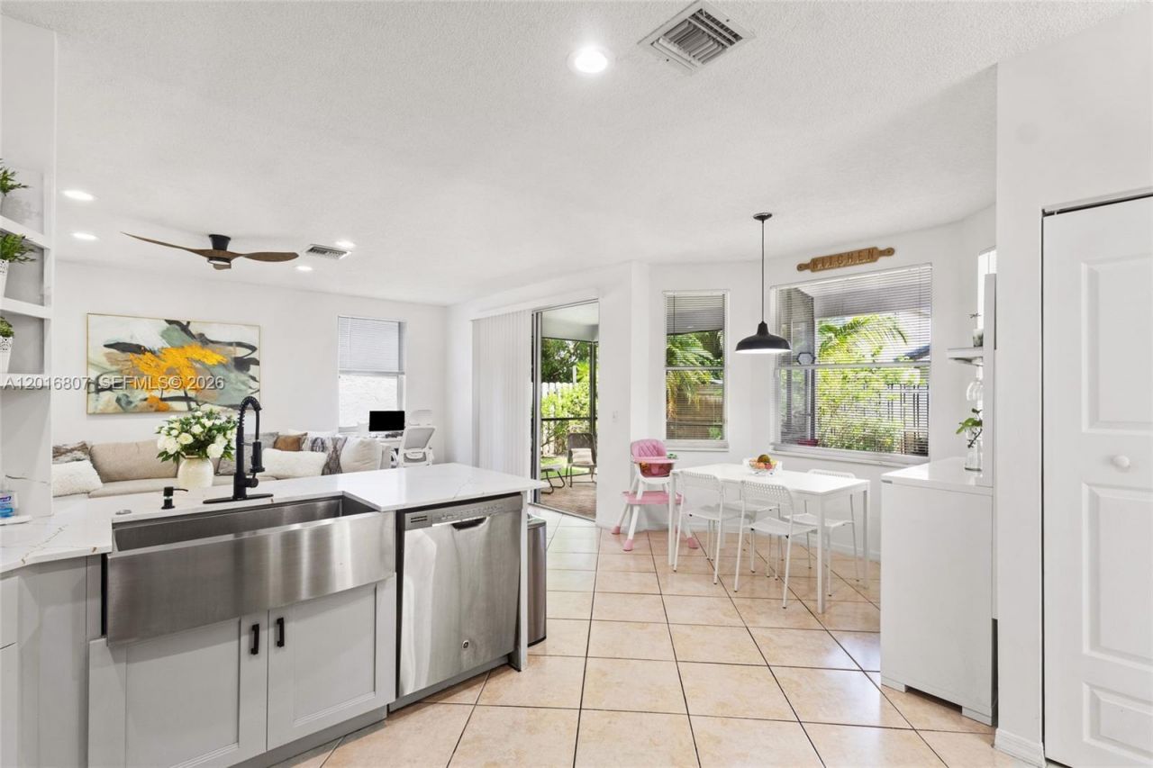 18222 SW 27th St, Miramar, FL 33029 Photo