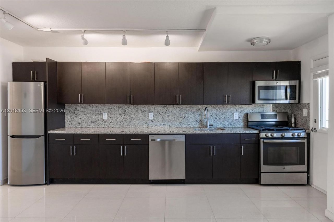 525 Meridian Ave , Unit 305, Miami Beach, FL 33139 Photo