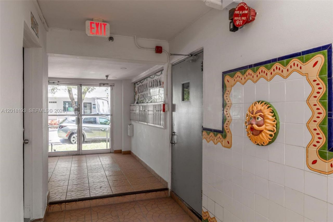 525 Meridian Ave , Unit 305, Miami Beach, FL 33139 Photo