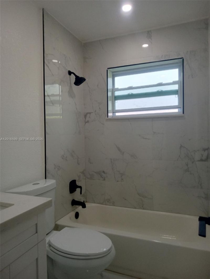 1070 NW 23rd Rd, Fort Lauderdale, FL 33311 Photo