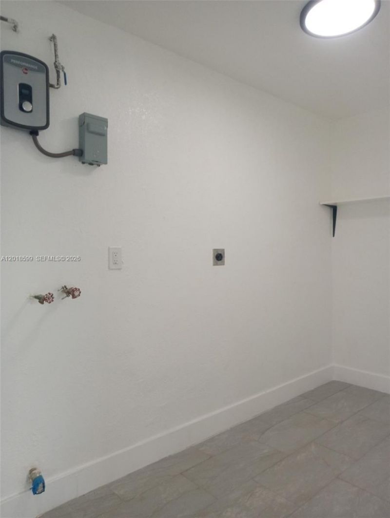 1070 NW 23rd Rd, Fort Lauderdale, FL 33311 Photo