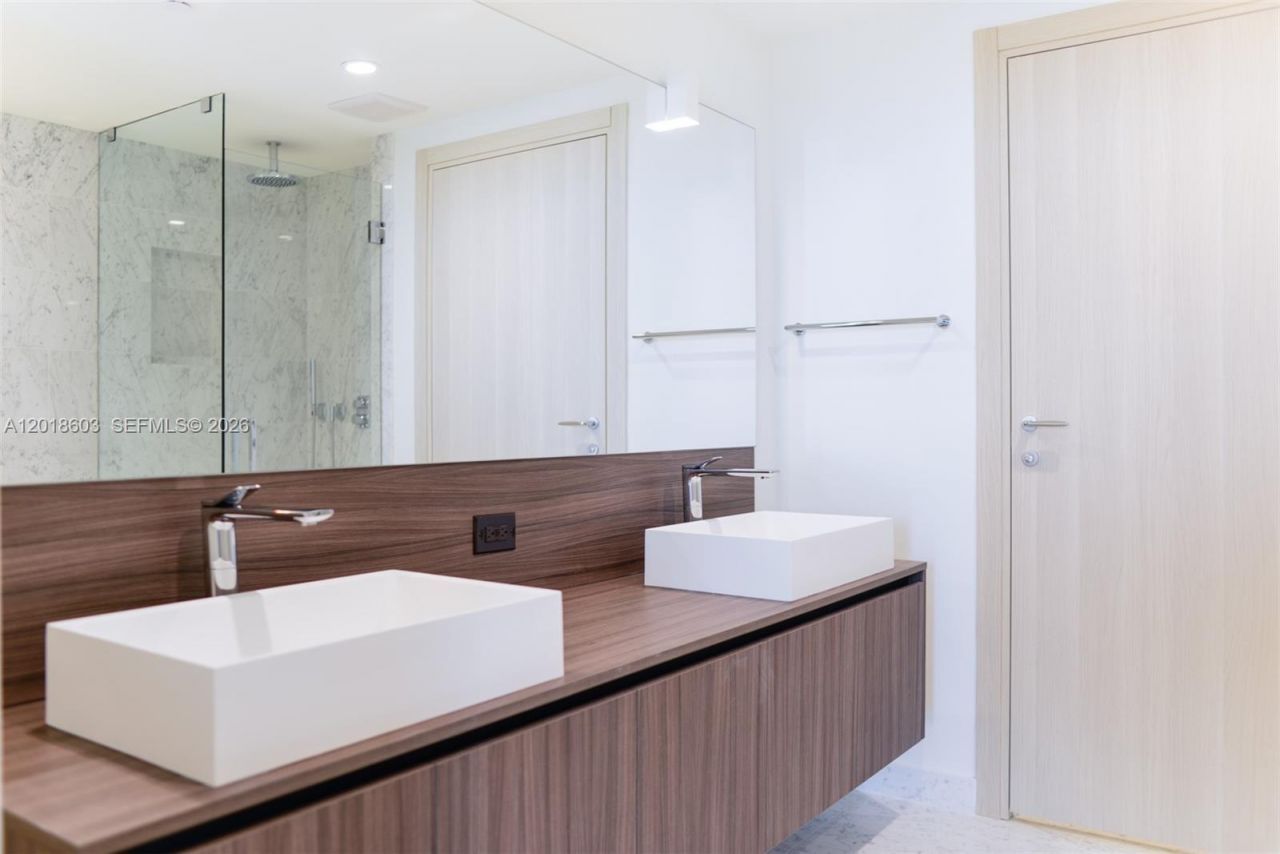 1000 Brickell Plaza , Unit 2910, Miami, FL 33131 Photo