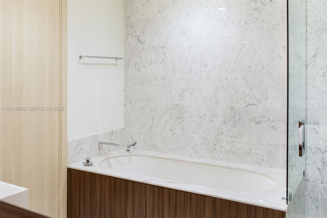 1000 Brickell Plaza , Unit 2910, Miami, FL 33131 Photo