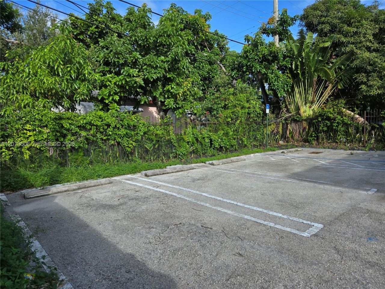 7320 Biscayne Blvd, Miami, FL 33138 Photo